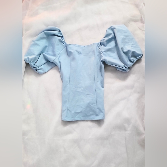 NWOT! Boston Proper Women's Light Blue Puff Sleeve Top Size Small. - Picture 3 of 6